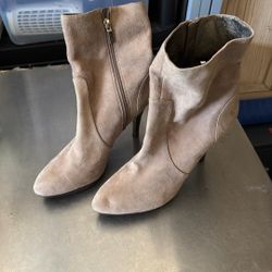 Women’s suede taupe Banana Republic Boots size 9/