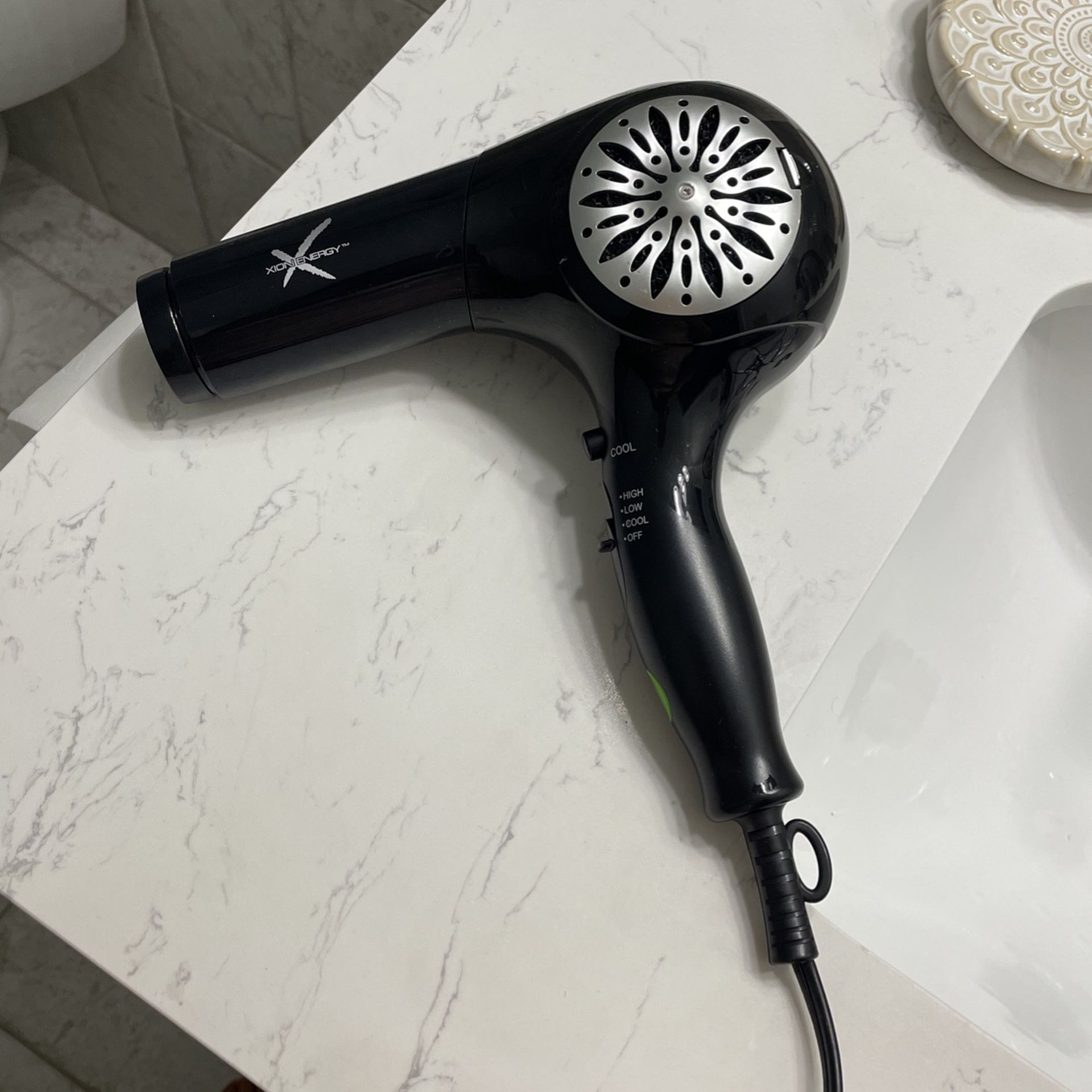 Blow Dryer And Straightener 