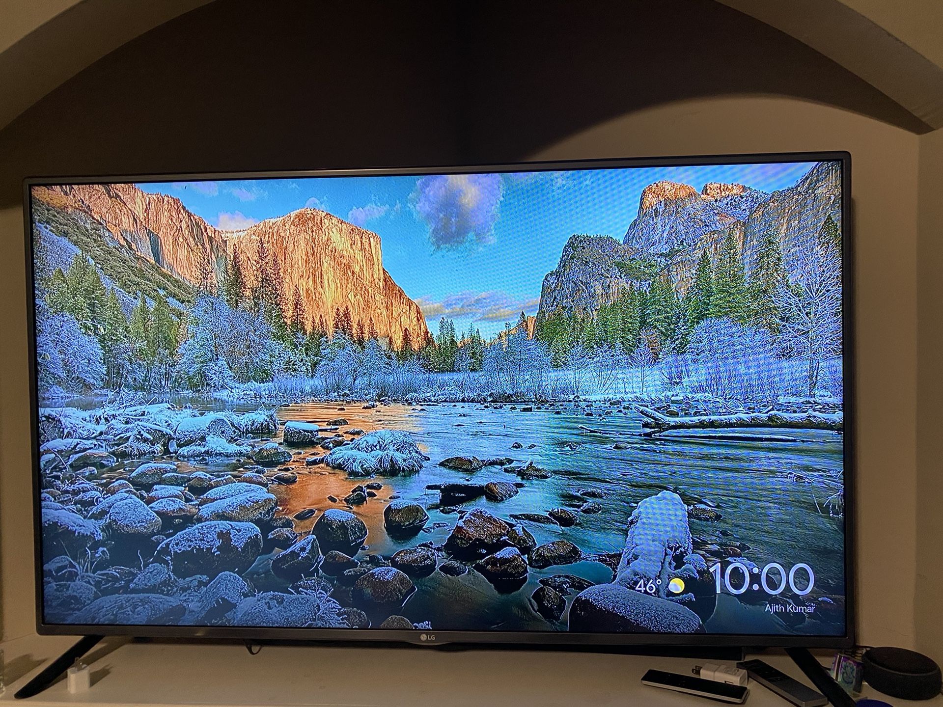 LG LED TV 55in with Remote in Excellent Condition!!