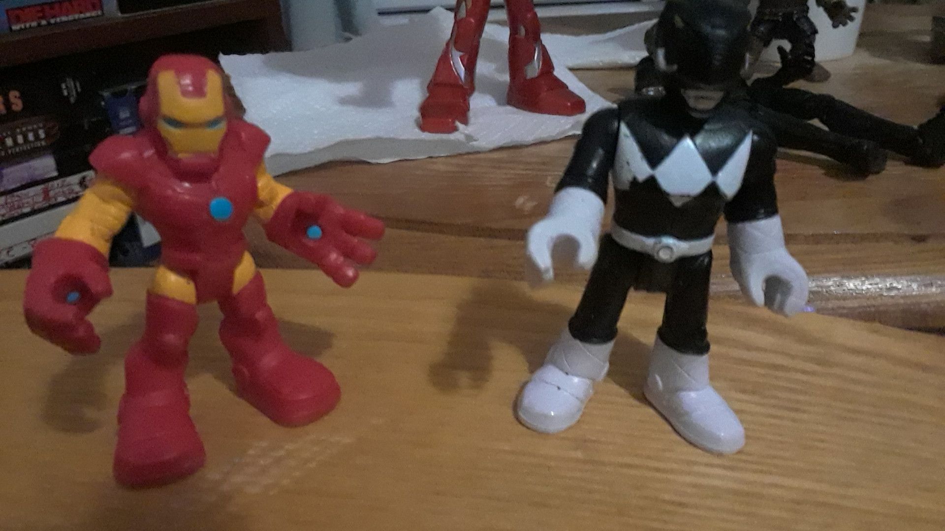 2pc. 3inch. Power ranger and captain america figures.