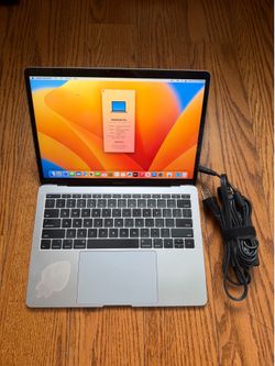 MacBook Pro 13 inch 2017 16GB RAM 1TB SSD