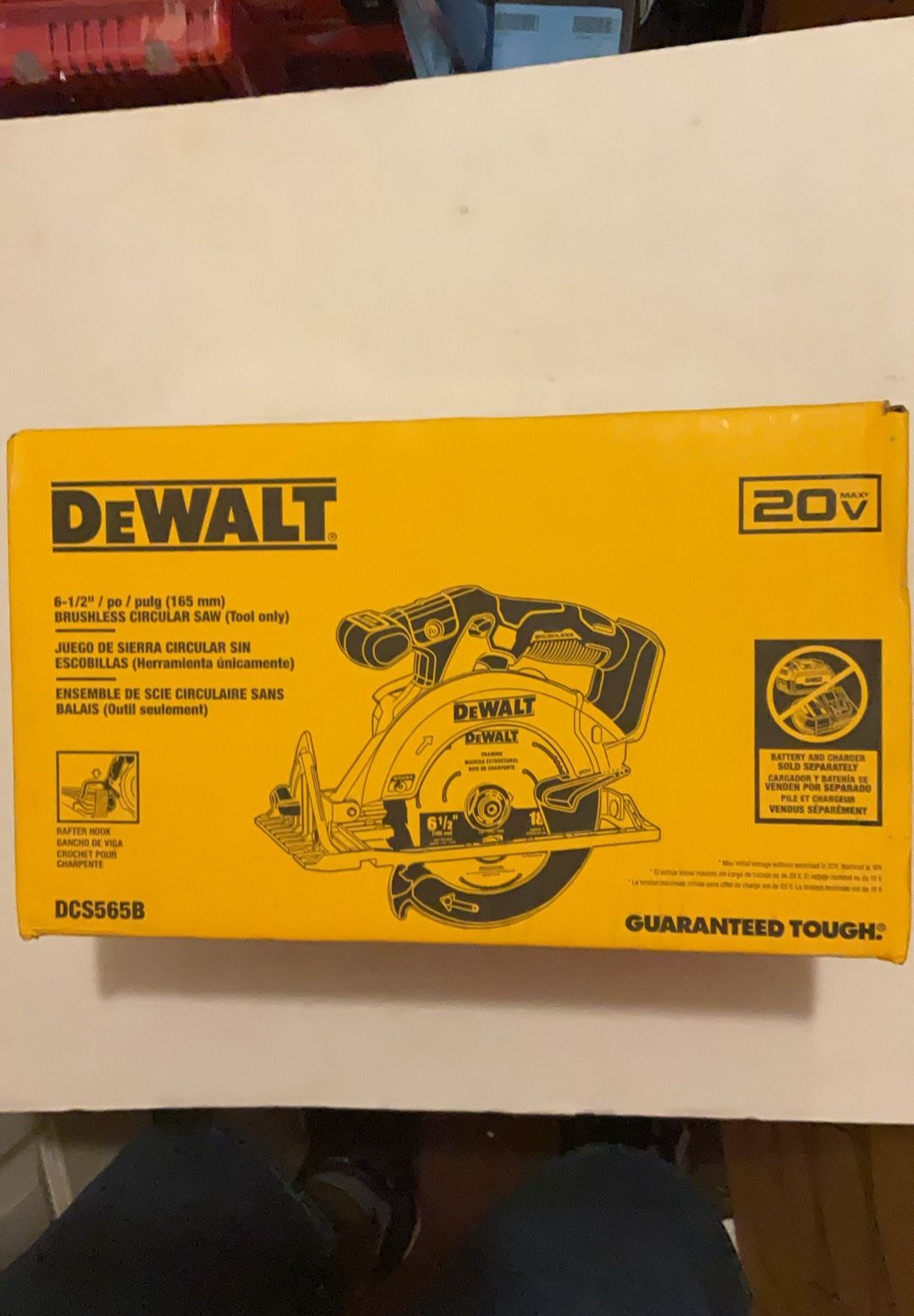 Brand New Dewalt 20 Volts Brushless 6-1/2” Circular Saw ( Tool Only ). 130 Firm on Price. 130 Firme en Precio.