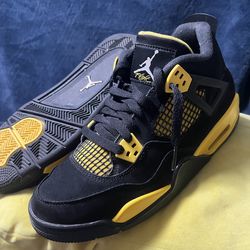 AIR JORDAN 4 RETRO THUNDER