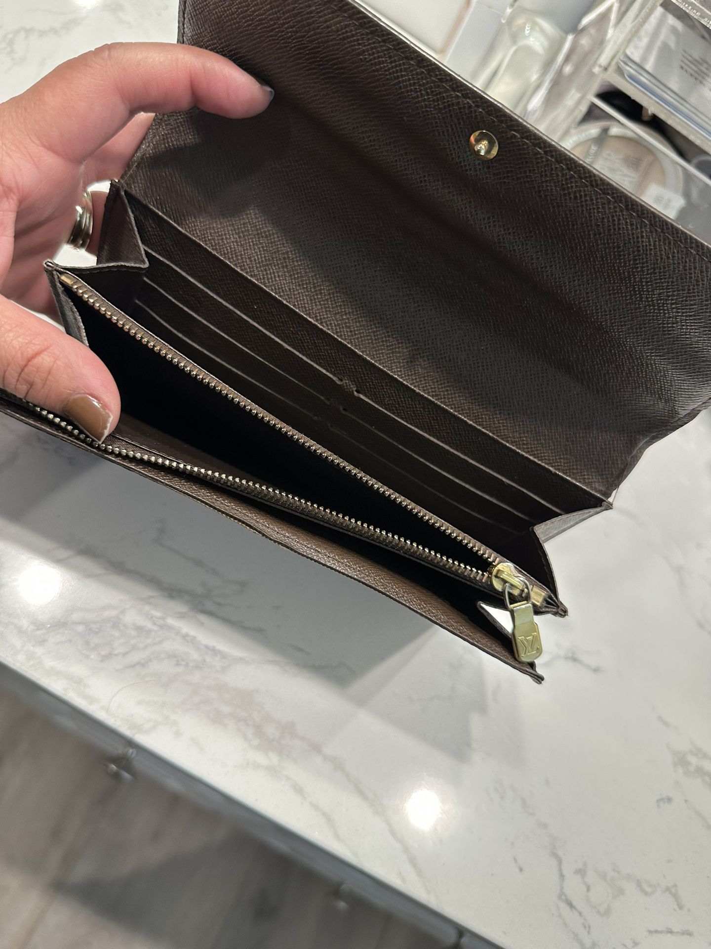 Authentic Louis Vuitton Daily Pouch for Sale in Ontario, CA - OfferUp