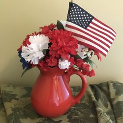 PATRIOTIC SILK FLOWER ARRANGEMENT!