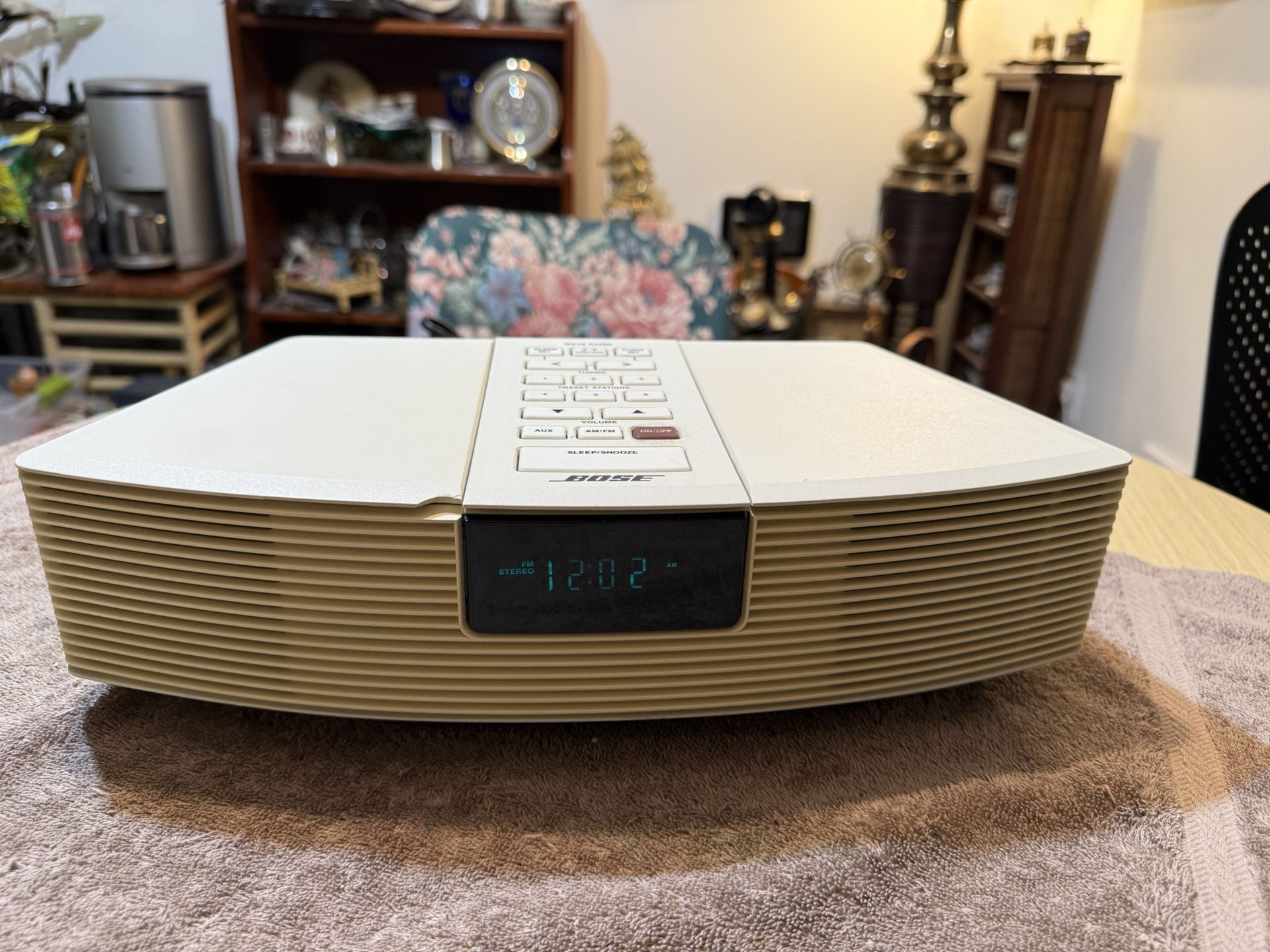 Bose Wave Radio Model AWR1-1W White Beige AM/FM No Remote. 