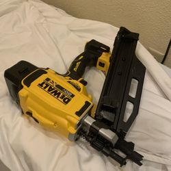Dewalt 20V XR Framing Nailer LIKE NEW 