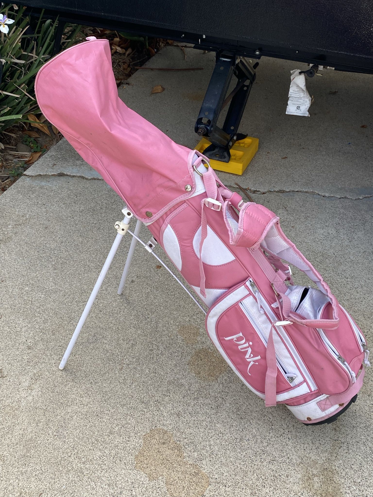 PINK Junior TOUR X golf Club Set Size 2 Ages 8-11