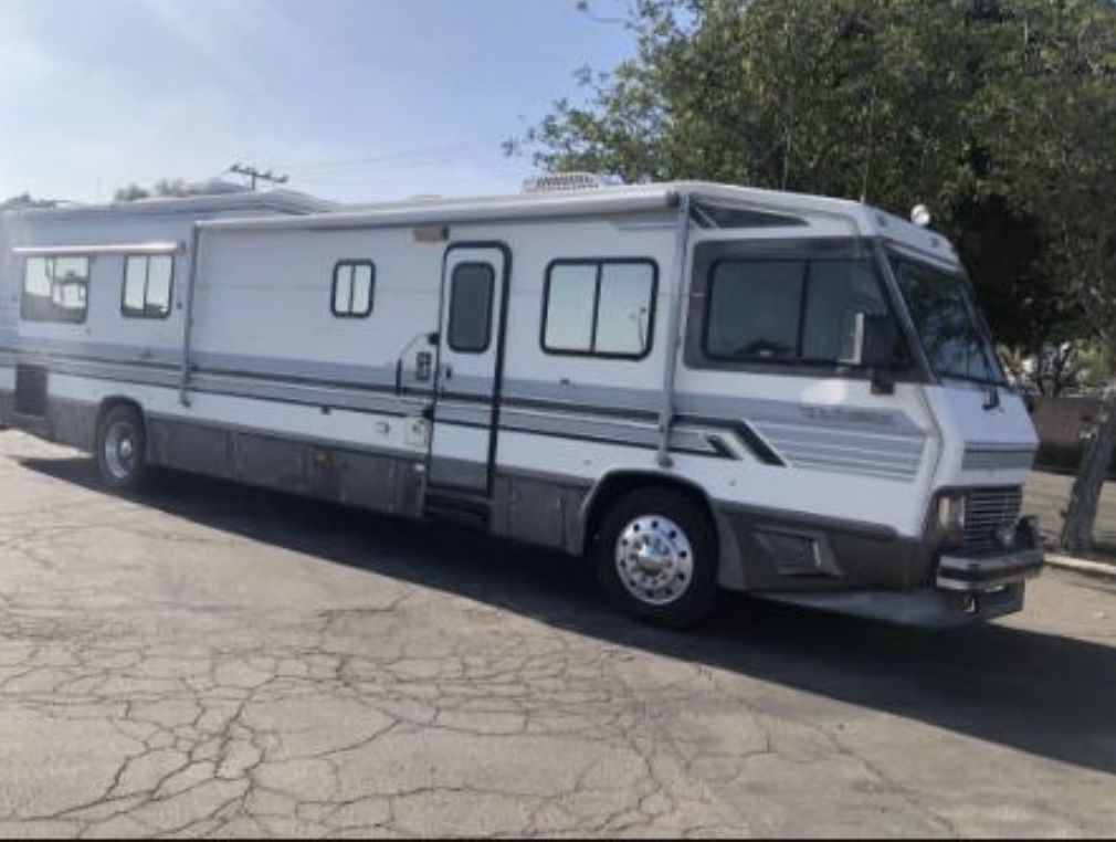 Country Coach 1989 Diesel FOR !! S A L E !!