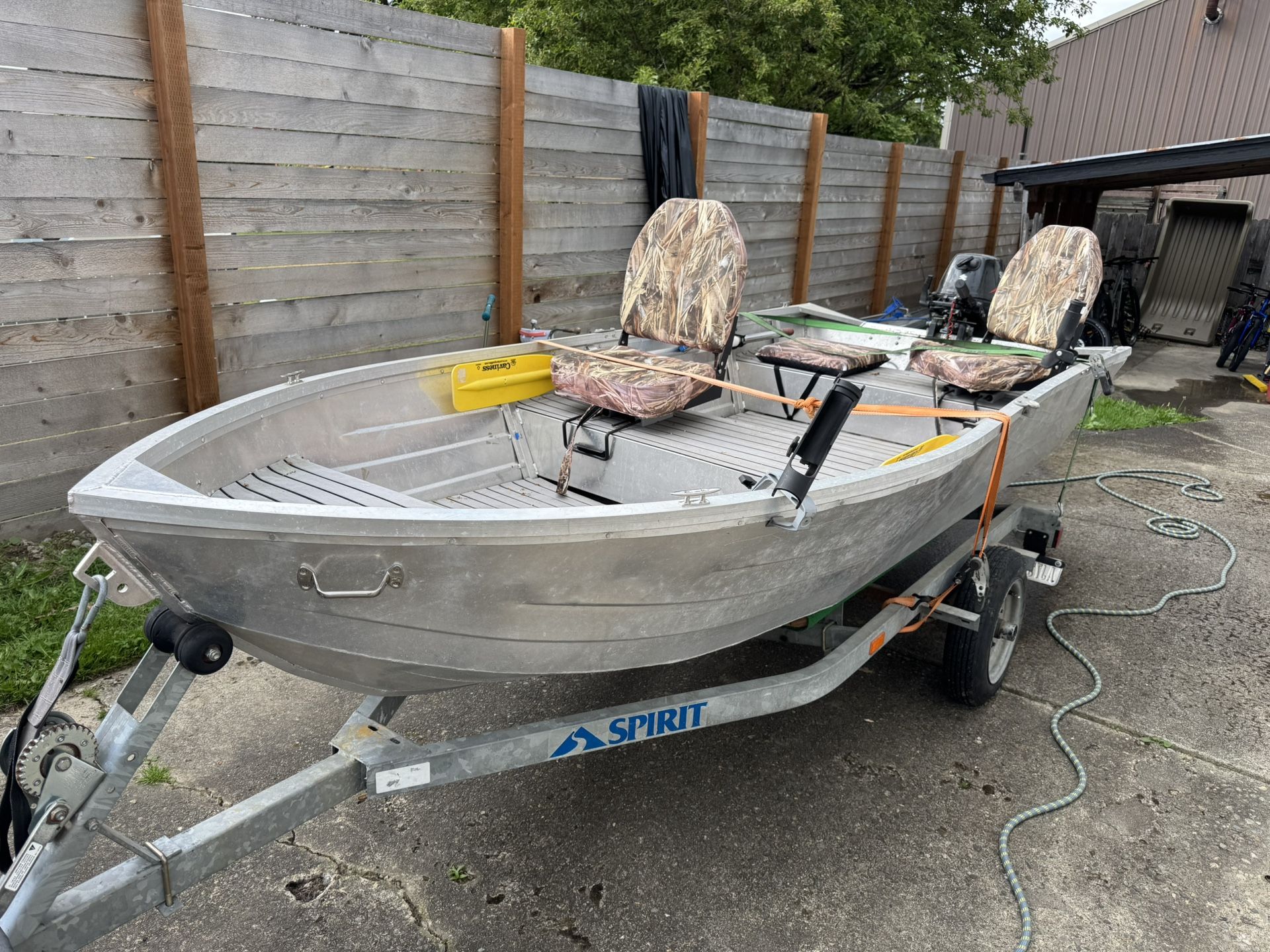 13ft Aluminum V-hull Boat With 15hp Motor