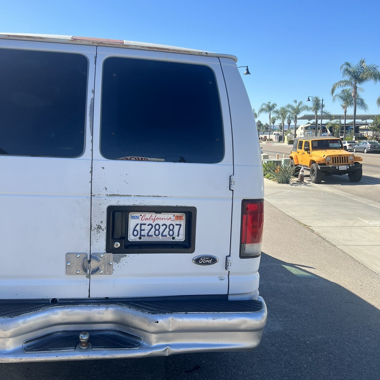 2000 Ford E-350