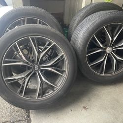 ❗️1 rim is cracked and doesn’t hold air❗️