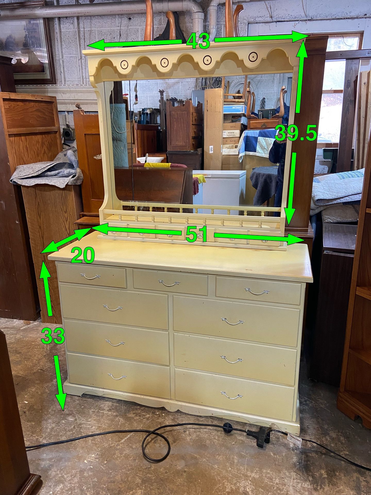 9 Drawer Dresser With Mirror Hutch