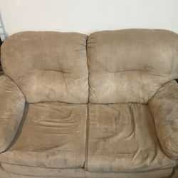Comfortable Sofa & Loveseat Set – Great Deal