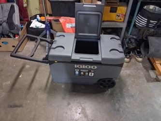 Igloo 90 qt ice chest