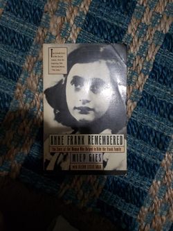 Books Ann Frank Remembered 