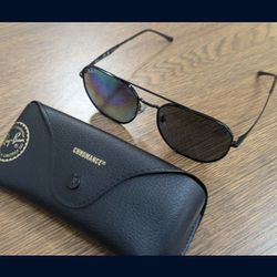 RAY-BAN sunglasses. NEW