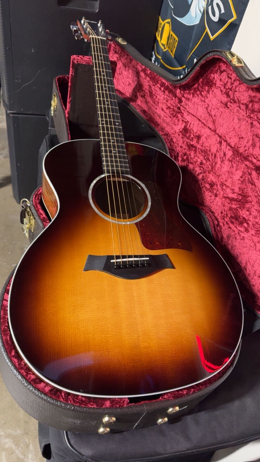 Taylor 214E-SB DLX Guitar W/Taylor Hard Case
