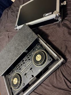 Hard shell flight case with ddj rev 1