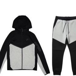 Nike tech set brand new size small