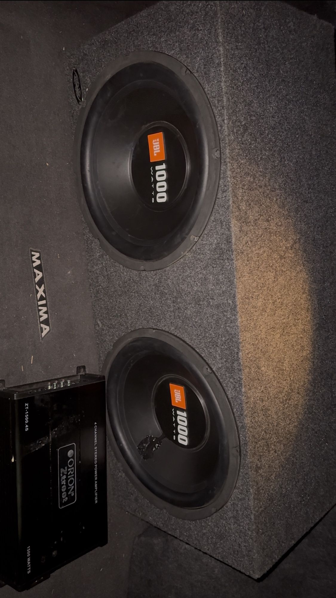 Dual 1000 Watt JBL Subwoofers With AMP