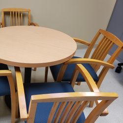Round Kitchen Table with  4 Chairs