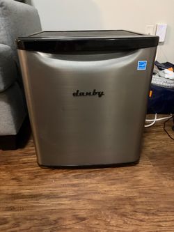 Mini fridge