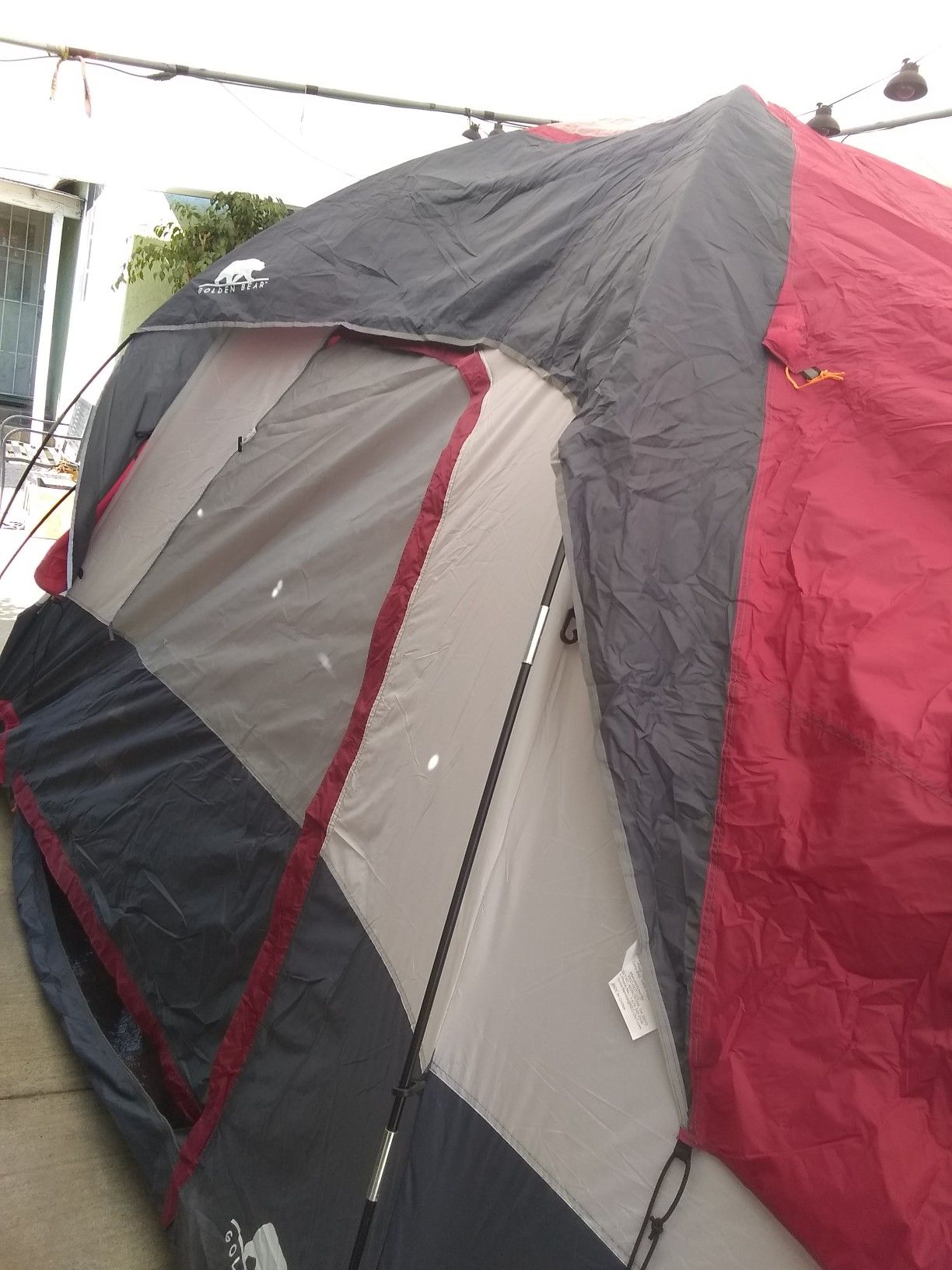 Golden bear 5-6 person 3 room dome tent used only one time good condition