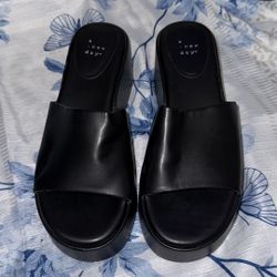 Women’s Platform Sandals Size 8.5 Faux Leather
