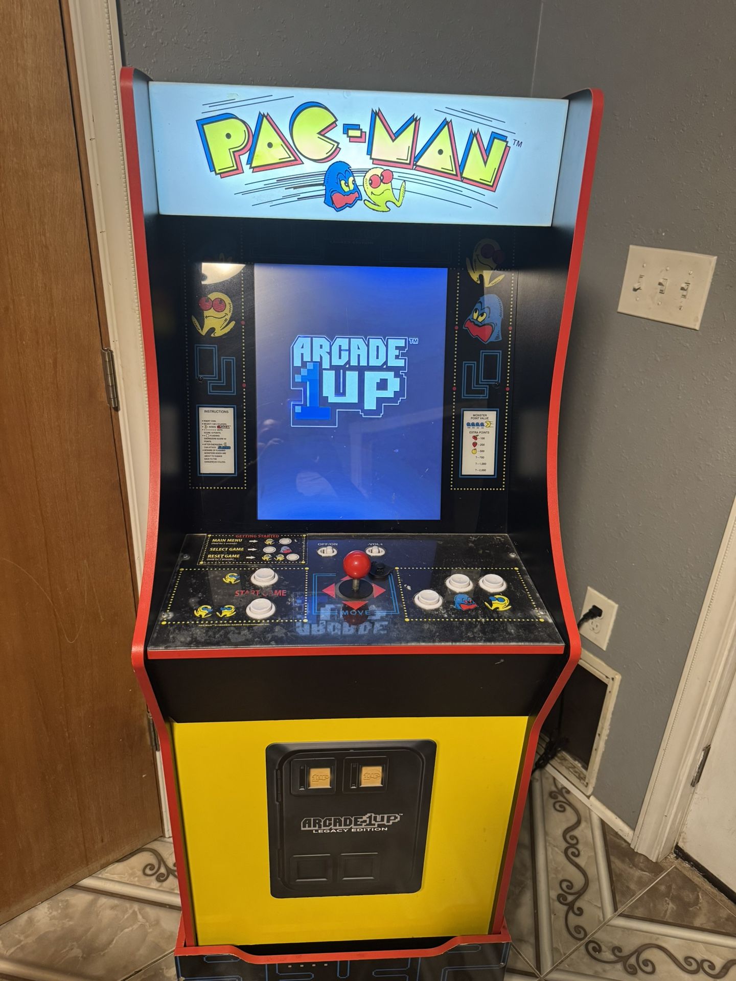 Pac-Man Arcade Machine, Amazing Condition