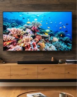 Samsung 75" Crystal UHD 4K Smart TV - Mint Condition