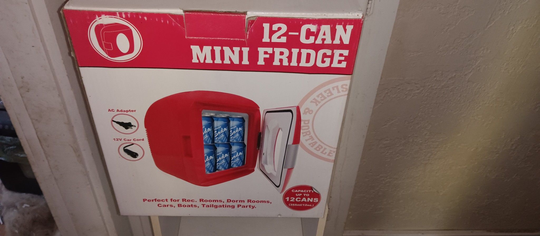 Portable 12-can Mini Fridge