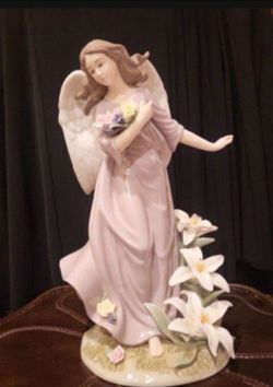 12.5"  2003 Grandeur Noel Collectors Edition Porcelain Angel With Flowers