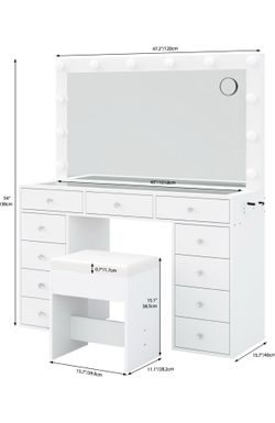 Makeup vanity