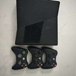 Xbox 360 Lot (250 GB)