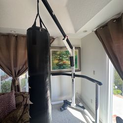 Like New Punching Bag w/ Stand – Contender Fight Sports