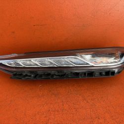 2018 - 2021 HYUNDAI KONA LEFT DRIVER LED DAYTIME RUNNING LIGHT OEM 92207-J9010