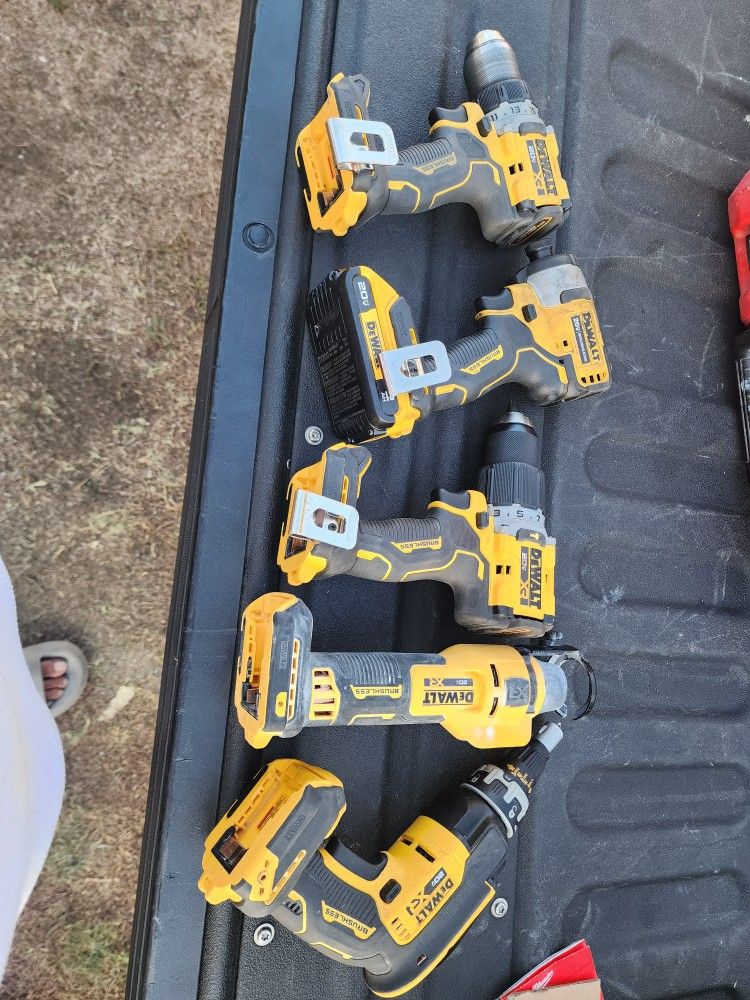 Taladro Dewalt 20v Brushless Usados $50 Cada 1 El Hammer Drill $65 Rotor $85drywall Gun $80