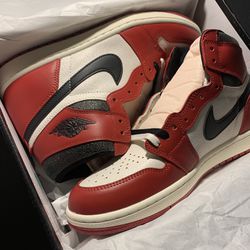 Jordan 1s OG Chicago lost and founds brand new.