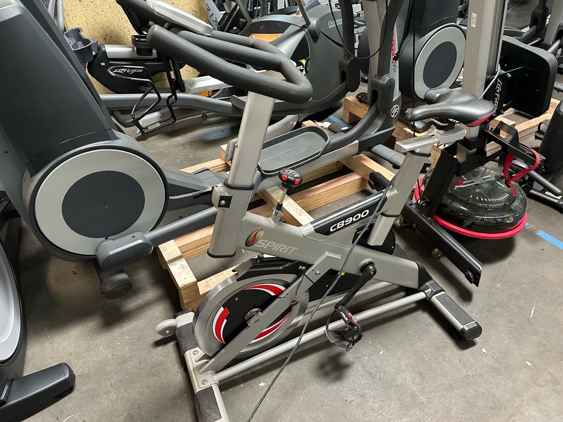 SPIRIT CB900 SPIN BIKE WITH CONSOLE! READY FOR PICKUP OR DELIVERY!!