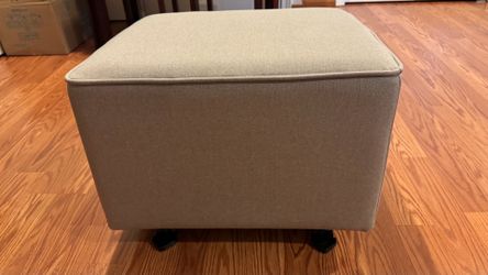 Glider footrest