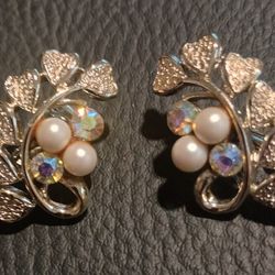 VINTAGE CORO EARRINGS