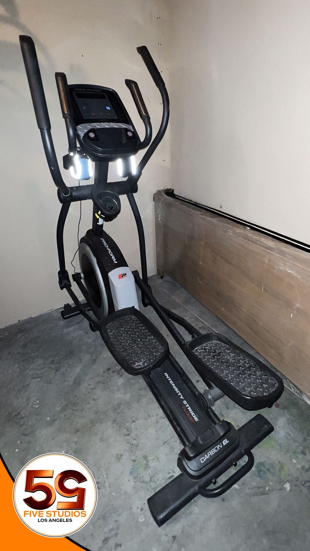 PRO-FORM ELLIPTICAL MACHINE