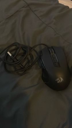 Black wired mouse
