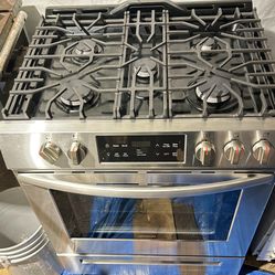 Frigidaire Gas Stove Excellent Condition 