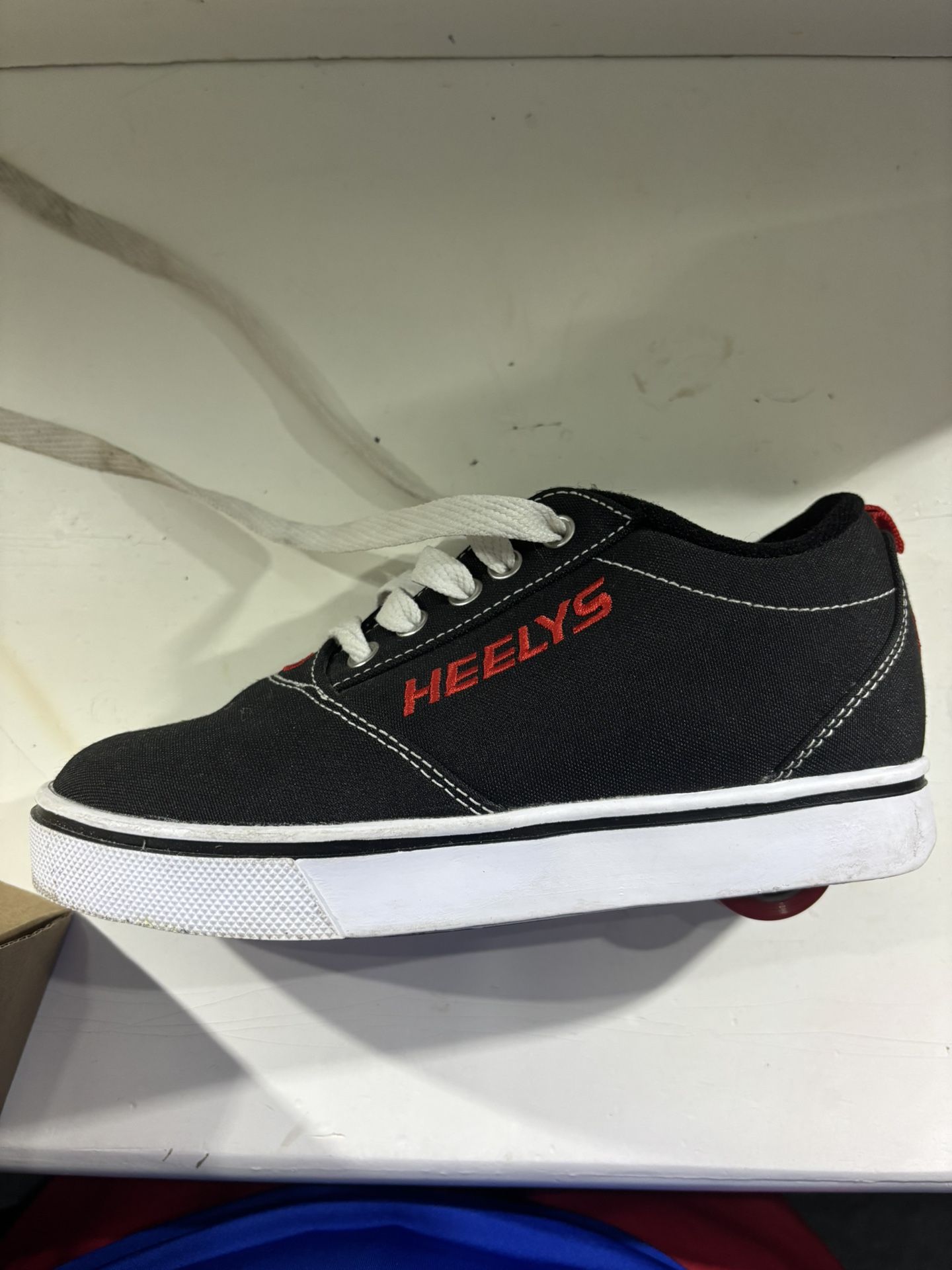 Boys Heelys Size Youth 1