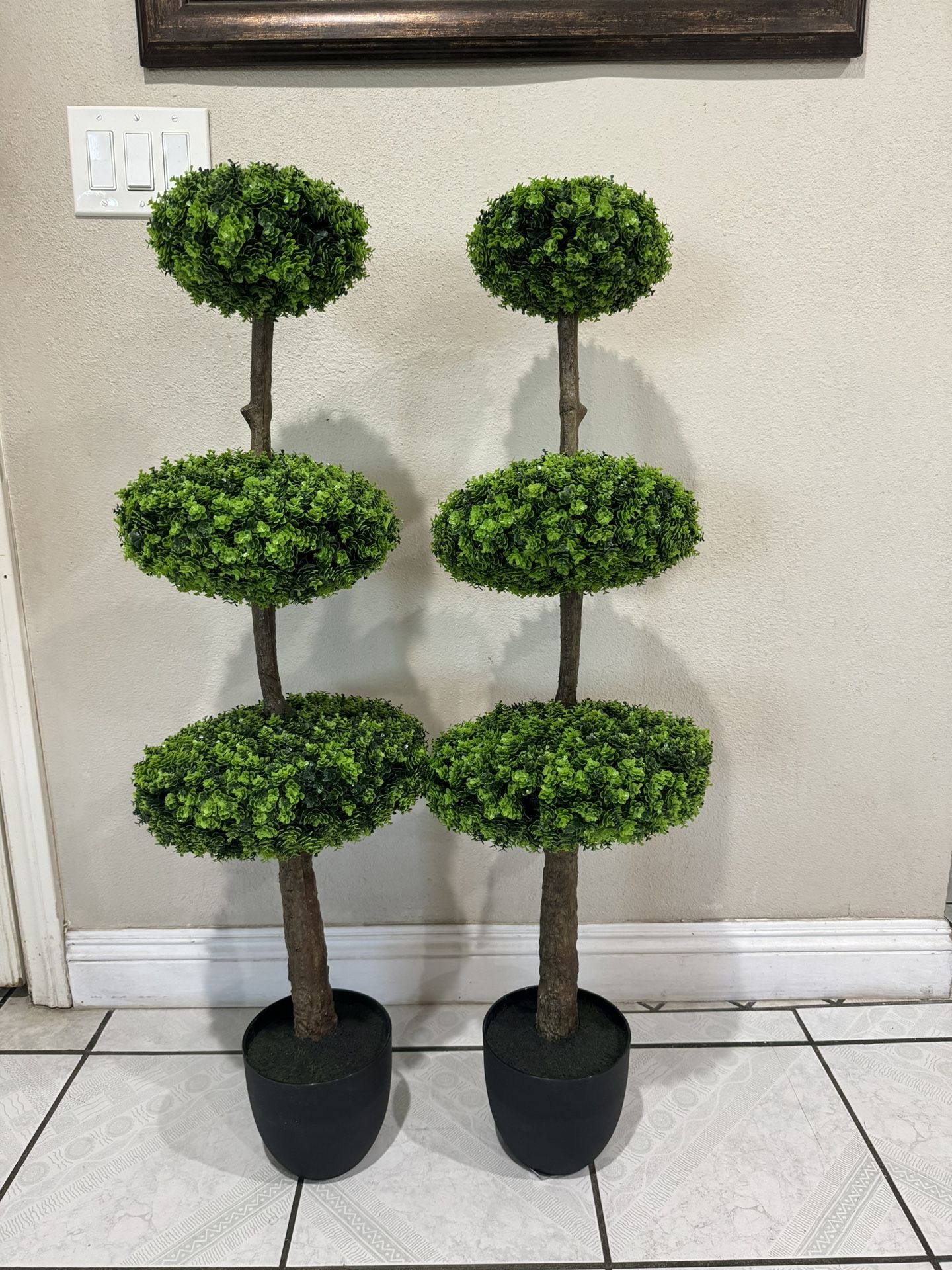 Set of 2 Artificial Boxwood Topiary Trees in Pots, 43.25" Artificial Plants Faux Trees for Home Office, Living Room Decor, Indoor & Outdoor
