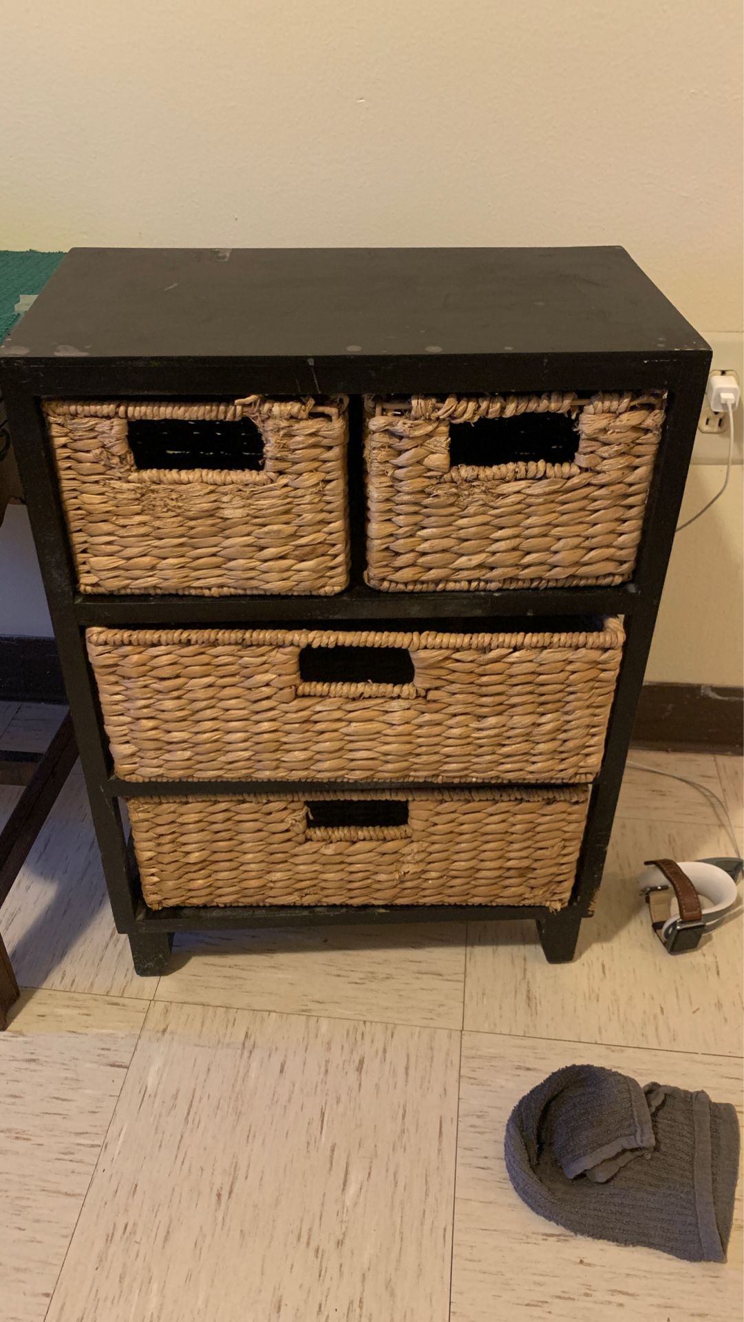 Small storage shelf w baskets