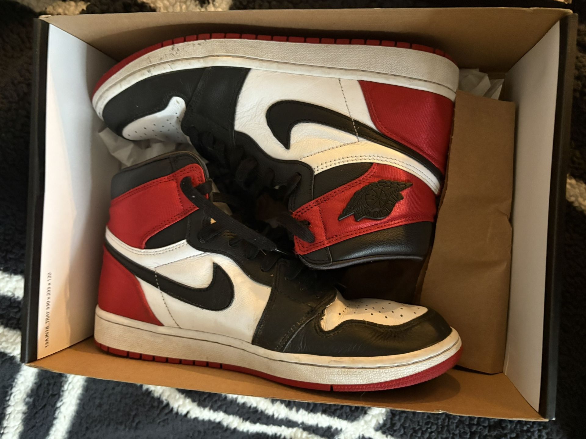 Wmns Air Jordan 1 Retro High 'Satin Black Toe' – Size US 10 W (US 8.5 M)