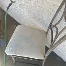 Free round table and chairs